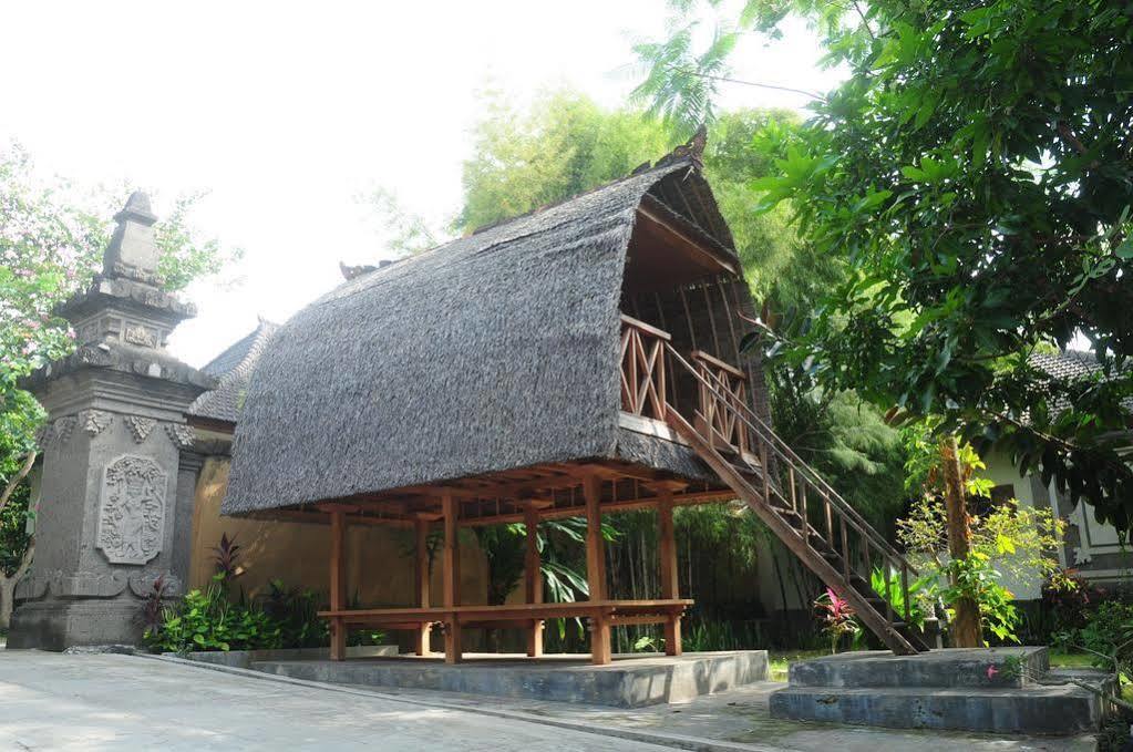 Mirah Hotel Banyuwangi  Exterior photo